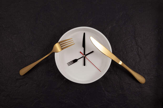 HealthDay: сумма калорий за день, а не время ужина влияет на успех похудения