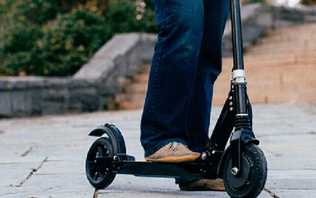 В Совфеде заговорили о необходимости запретить ездить пьяным на самокатах