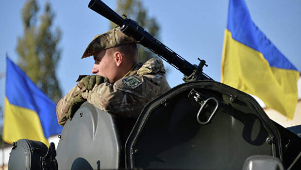 Украинский военнослужащий. Архивное фото Украинский военнослужащий. Архивное фото