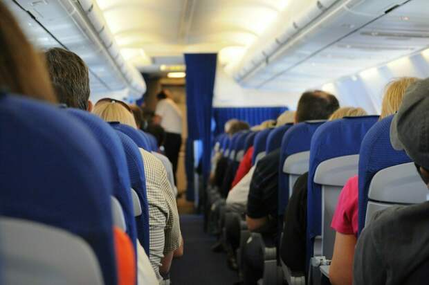 Почему знающие люди выбирают «худшее» место в самолете: 4 причины сесть в хвосте