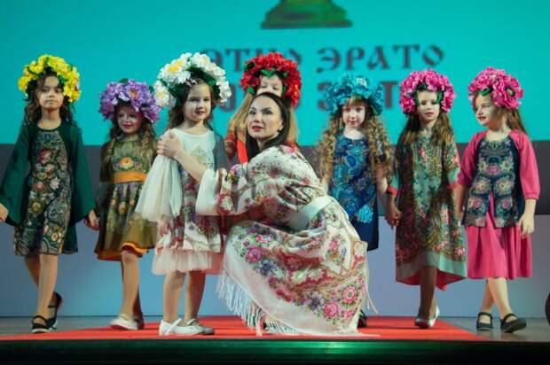 В столице наградили лауреатов конкурса на лучший национальный костюм. Фото: mos.ru