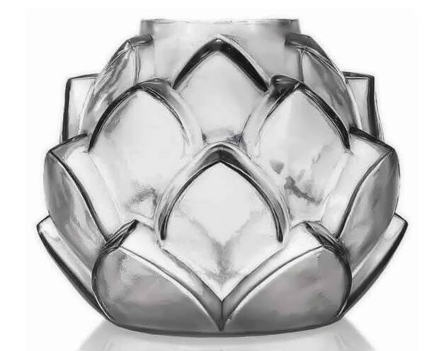 Стеклянная ваза, дизайнер - Рене Лалик.