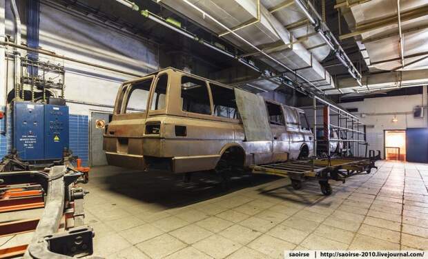 Цех по производству автомобилей представительского класса авто, завод, зил