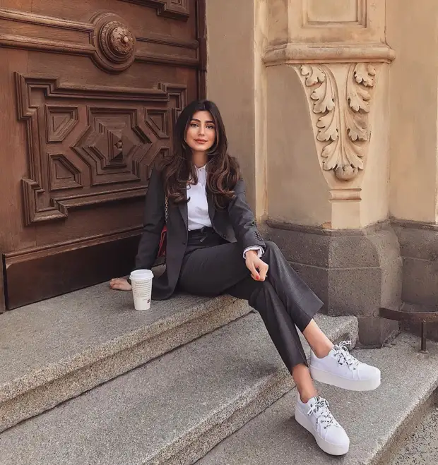 С чем сочетать укороченные брюки: 13 модных вариантов