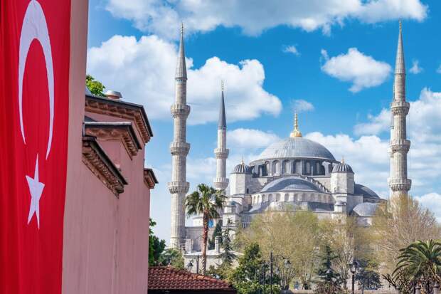 Российские туристы смогут расплачиваться по СБП в Турции