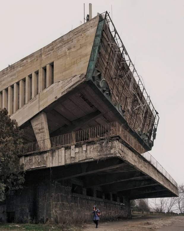 11 крутых фото суровой советской архитектуры