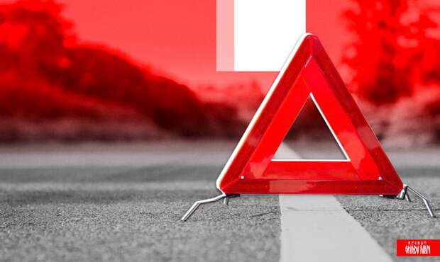 Сотни автомобилей застряли на автотрассе «Нева» из-за ДТП с фурой