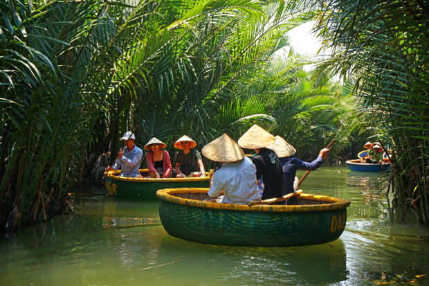 Почему у вьетнамцев лодки круглые? 