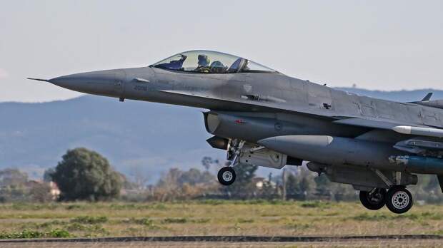 Истребитель F-16 ВВС США разбился в Нью-Мексико