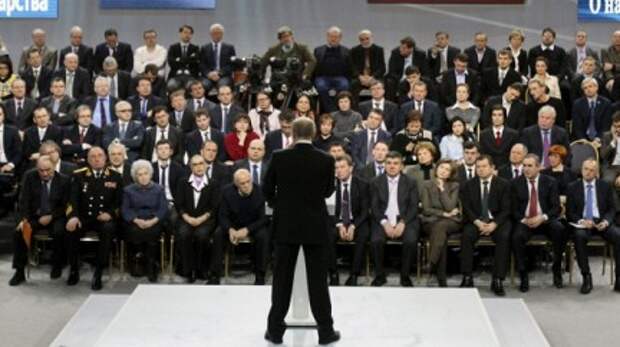 Звездные представители Путина отказываются вступать в ОНФ