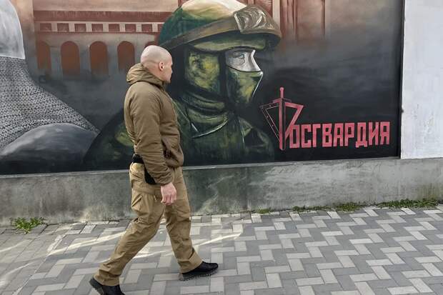 Как собровцы оказывают силовое прикрытие при задержании пособников СБУ