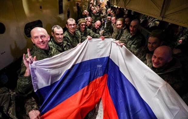 В Подмосковье приземлился самолёт с освобождёнными из плена россиянами