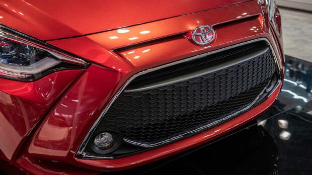 Хэтчбек Toyota Yaris 2020 года выпуска для Америки это в основном хэтчбек Mazda2 , в отличие от техно-красавца для Европы.