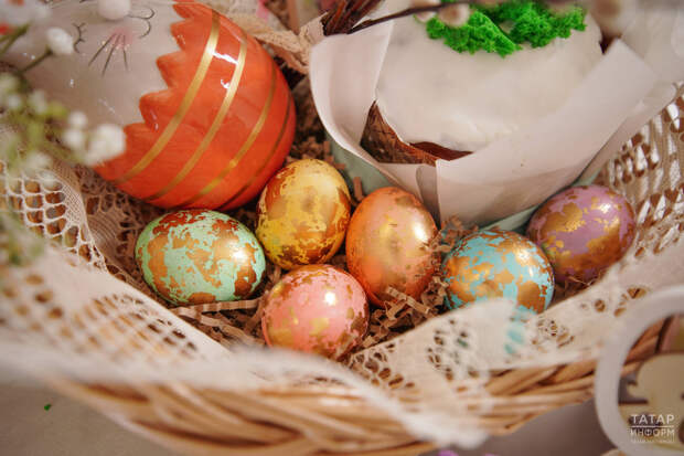 Депутат Госдумы предупредил об опасности трендового способа окраски пасхальных яиц