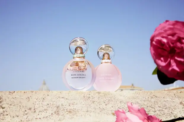 Сияние сквозь свежесть розы в ароматах Bulgari Rose Goldea Blossom Delight