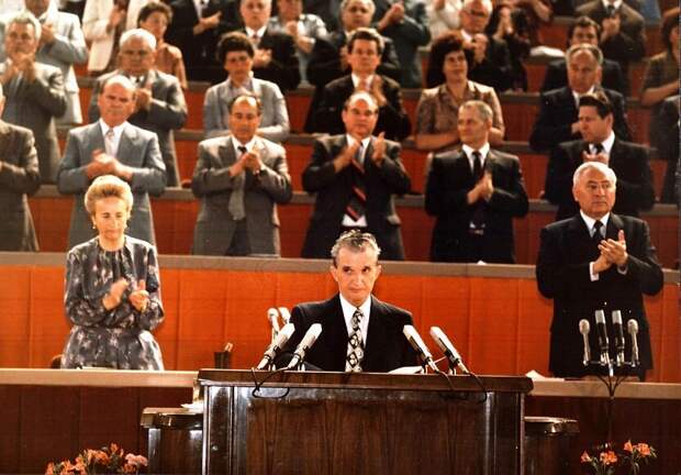 Н. Чаушеску на съезде РКП в 1986 году