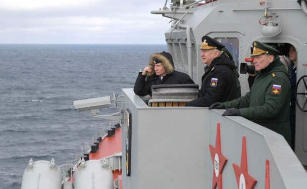Владимир Путин на ракетных стрельбах в Черном море. Источник изображения: 