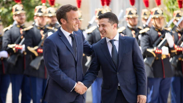 Президент Франции не стал говорить с Зеленским о членстве Украины в НАТО