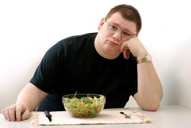 Богатый новогодний стол может стать уликой для налоговой