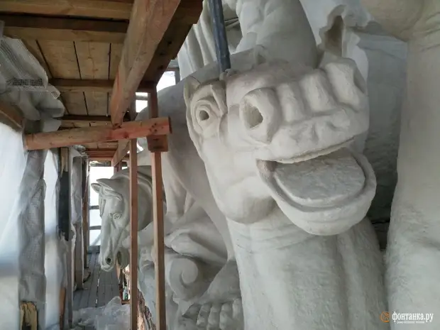 «Новости, от которых у всех волосы дыбом встали, появились из ниоткуда». Что происходит с Биржей