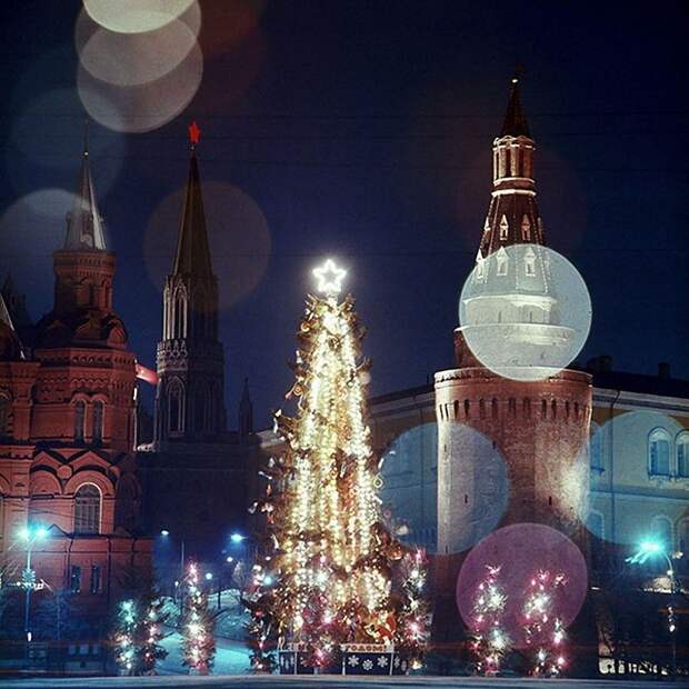 Новогодняя елка на Манежной площади. Москва, 1978 год