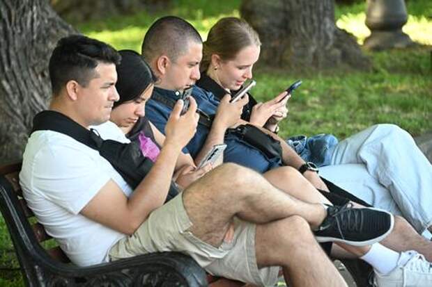 Прежде чем отправить: почему в домовых чатах опасно делиться фото и данными соседей?