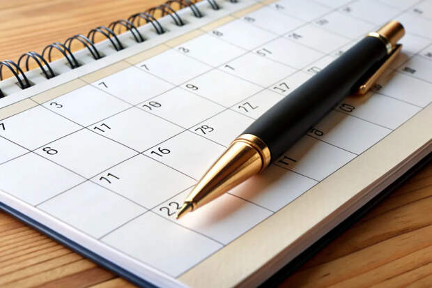 Доцент Петкилев: в апреле будет восемь выходных, а дополнительных праздников нет