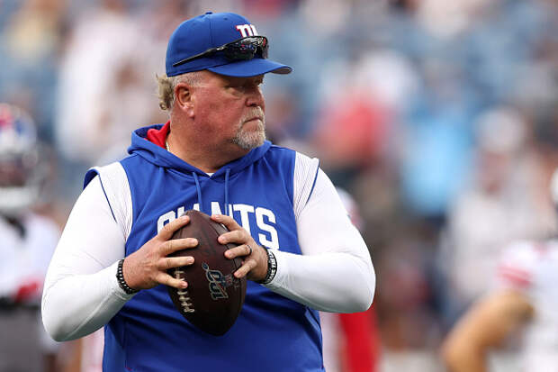 new-york-giants-defensive-coordinator-brushes-bill-belichick-complaint