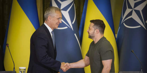 Генеральный секретарь НАТО Йенс Столтенберг и президент Украины Владимир Зеленский в Киеве, Украина. 28 сентября 2023 года. Генеральный секретарь НАТО Йенс Столтенберг и президент Украины Владимир Зеленский в Киеве, Украина. 28 сентября 2023 года. - ИноСМИ, 1920, 23.02.2024