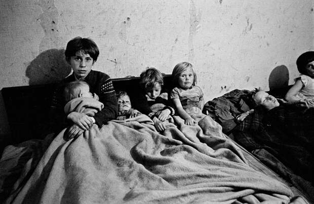 Блог - 30 неожиданных фото о том, в какой страшной нищете жили англичане в 60-е годы 20 века 30 неожиданных фото о том, в какой страшной нищете жили англичане в 60-е годы 20 века