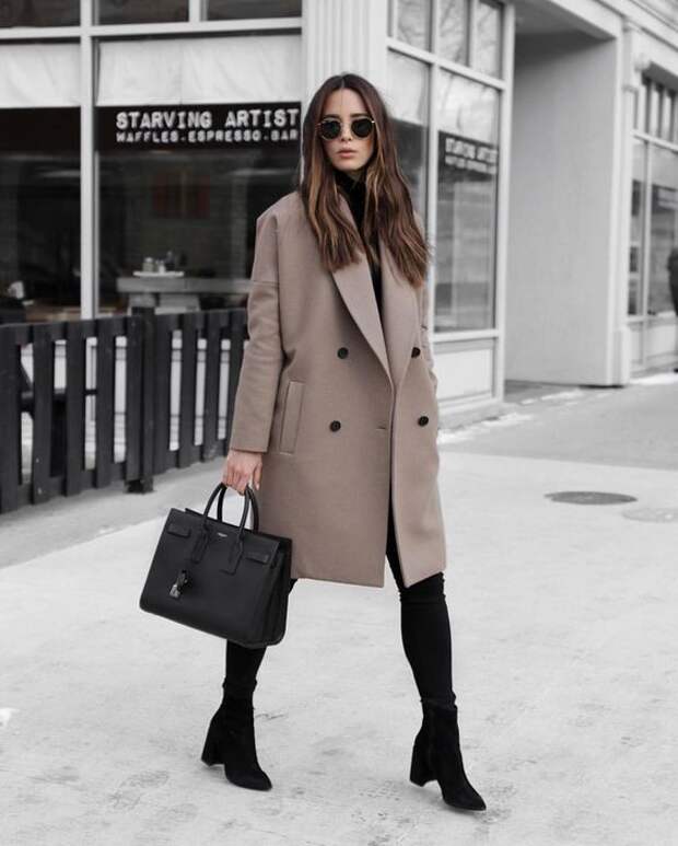Ботинки к классическому пальто для женщин