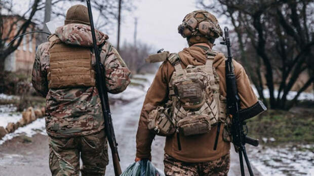 «Нужно выждать и бежать». ВСУ ударили по дому с пенсионерами, уничтожив своих