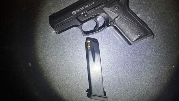 В Барнауле сотрудники ГАИ нашли у мигрантов в машине наркотики и пистолет