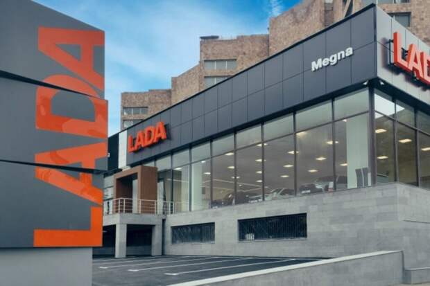 «АвтоВАЗ» возобновил продажи Lada Largus