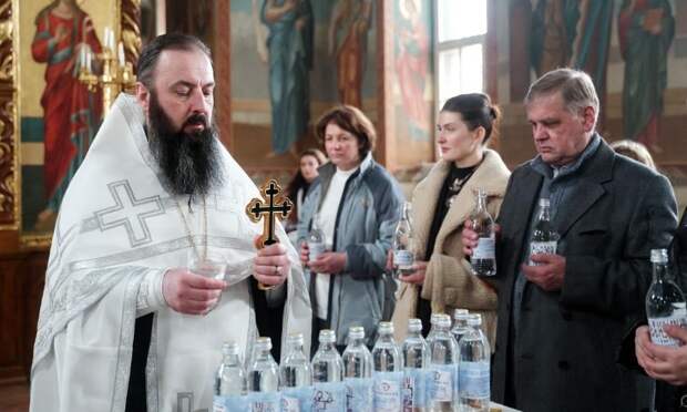 Как набрать крещенскую воду, где хранить и почему она считается особенной