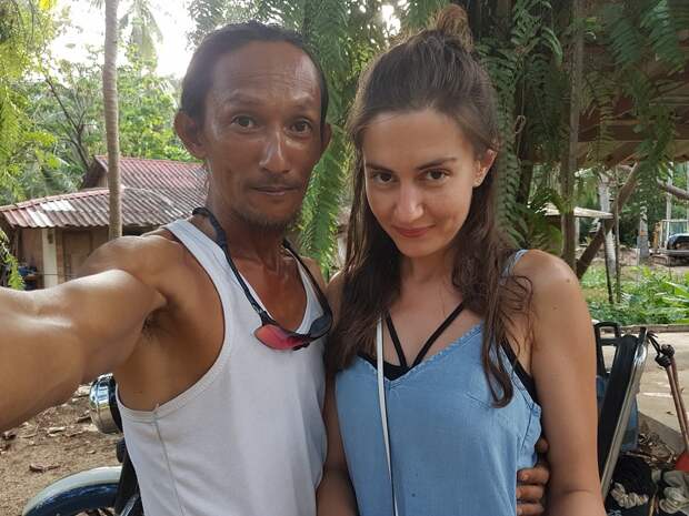 Тайский пещерный человек заманивает туристок в гости и публикует с ними фото в Facebook