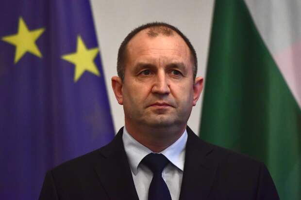 Президент Болгарии Радев выступил против закрытия посольства РФ