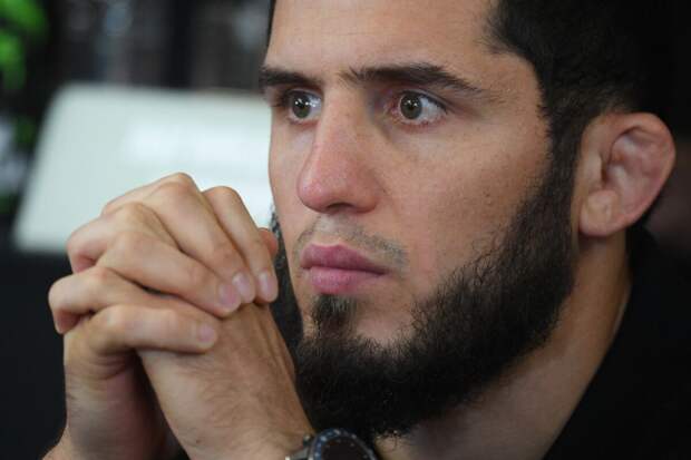 Боец Махачев оказался тяжелее Маддалены перед титульным боем на UFC 322