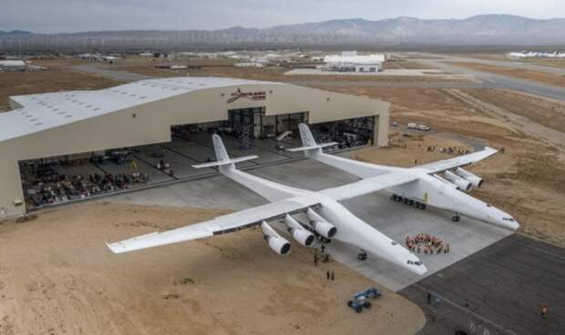 Самолет «Stratolaunch». | Фото: Техкульт. Самолет «Stratolaunch». | Фото: Техкульт.
