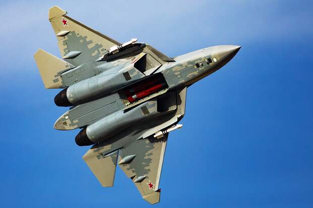 MWM: Истребитель-невидимка Су-57 успешно действует в зоне ПВО Украины