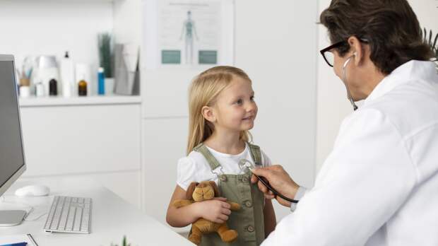 Врач Головчанская: современные дети болеют чаще из-за антипрививочников