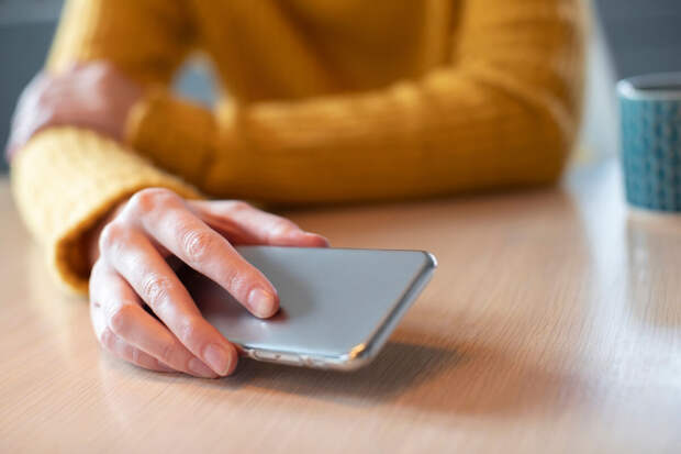 Пропавшего в Калуге юношу после разговора с аферистами нашли в Подмосковье