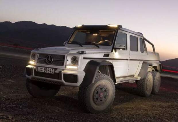 Редкий зверь на дороге - Mercedes G63 AMG 6x6.