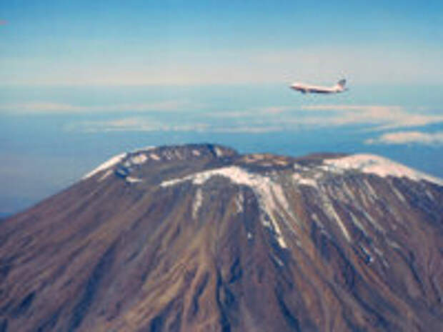 Клуб путешествий Павла Аксенова. Танзания. Mount Kilimanjaro in Africa. Фото simonwattsphoto - Depositphotos
