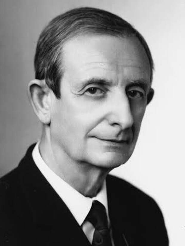 Академик Юлий Борисович Харитон – основатель  и бессменный научный руководитель ВНИИЭФ с 1946 по 1994 год.