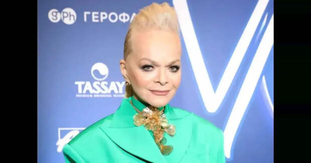 Лариса Долина снова перенесла переезд из спорной квартиры