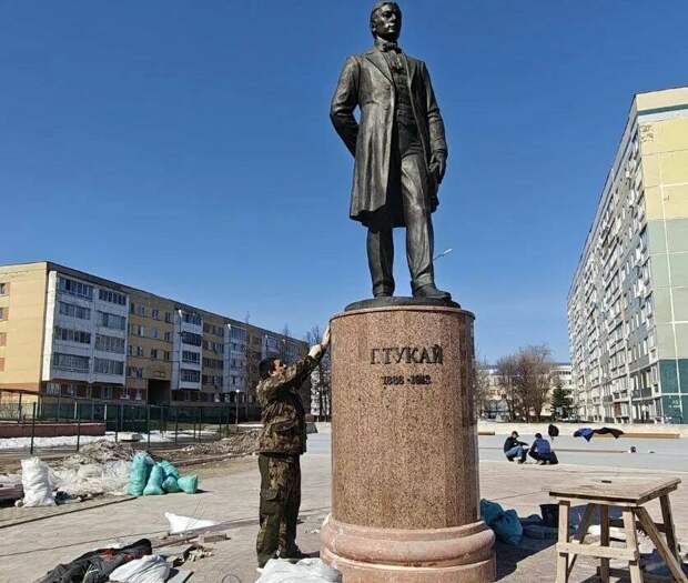 Алабугада Тукай скверын реконструкцияләү тәмамланып килә