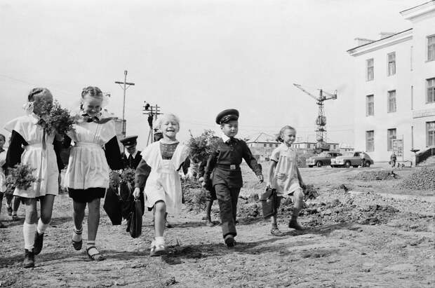 Школьники 50-х. Школьники в Тимир-Тау.jpg Школьники 50-х. Школьники в Тимир-Тау.jpg