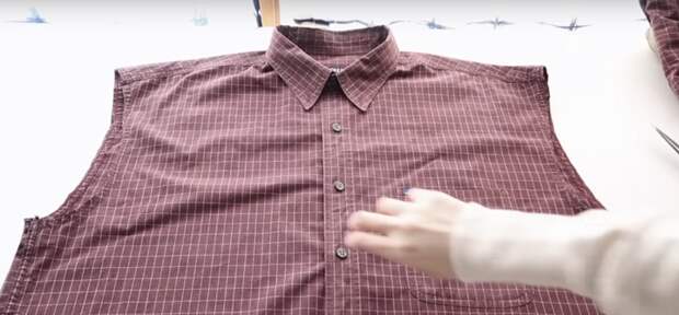 Простая переделка рубашки в шикарную одежду для дома