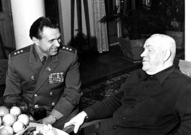 Почему Жуков попал в опалу к Сталину?